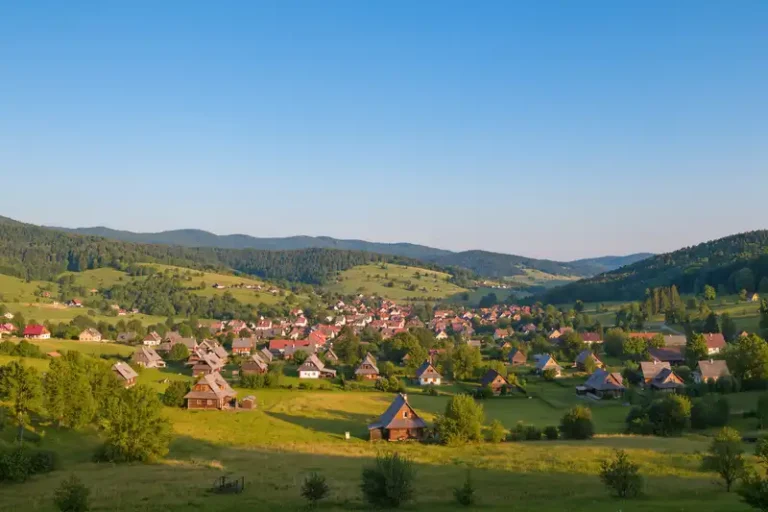 Nowy Sacz 3 Nowy Sącz foothill skyline and chalets