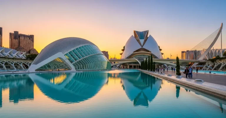 Province of Valencia 7 Panoramic view of the City of Arts and Sciences in Valencia at sunset